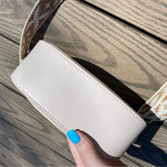 Light pink boho western saddle bag crossbody thick strap purse - Picture 6 of 10